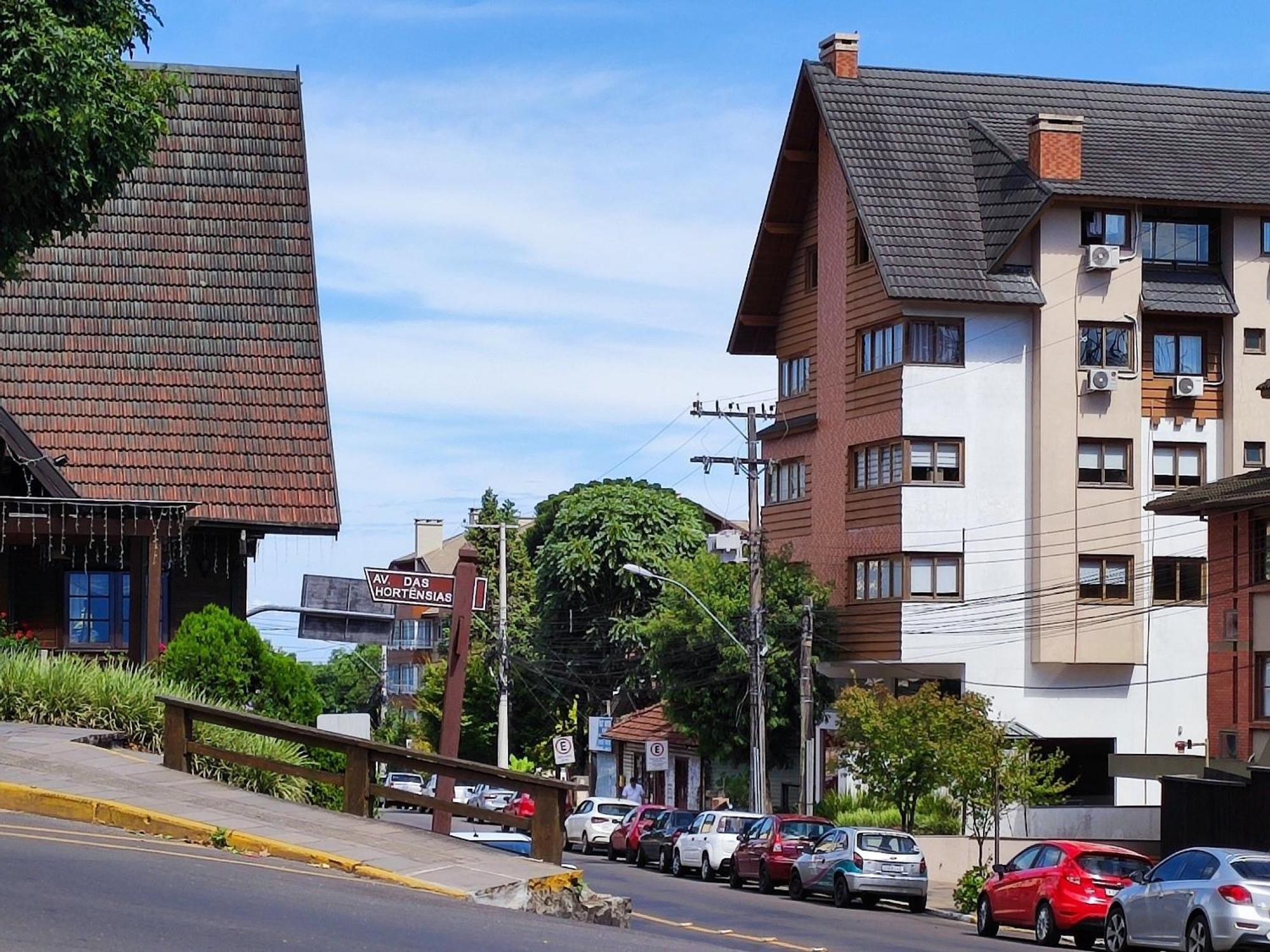 Solar Da Encosta 305 - Espaco E Conforto No Centro Gramado Esterno foto