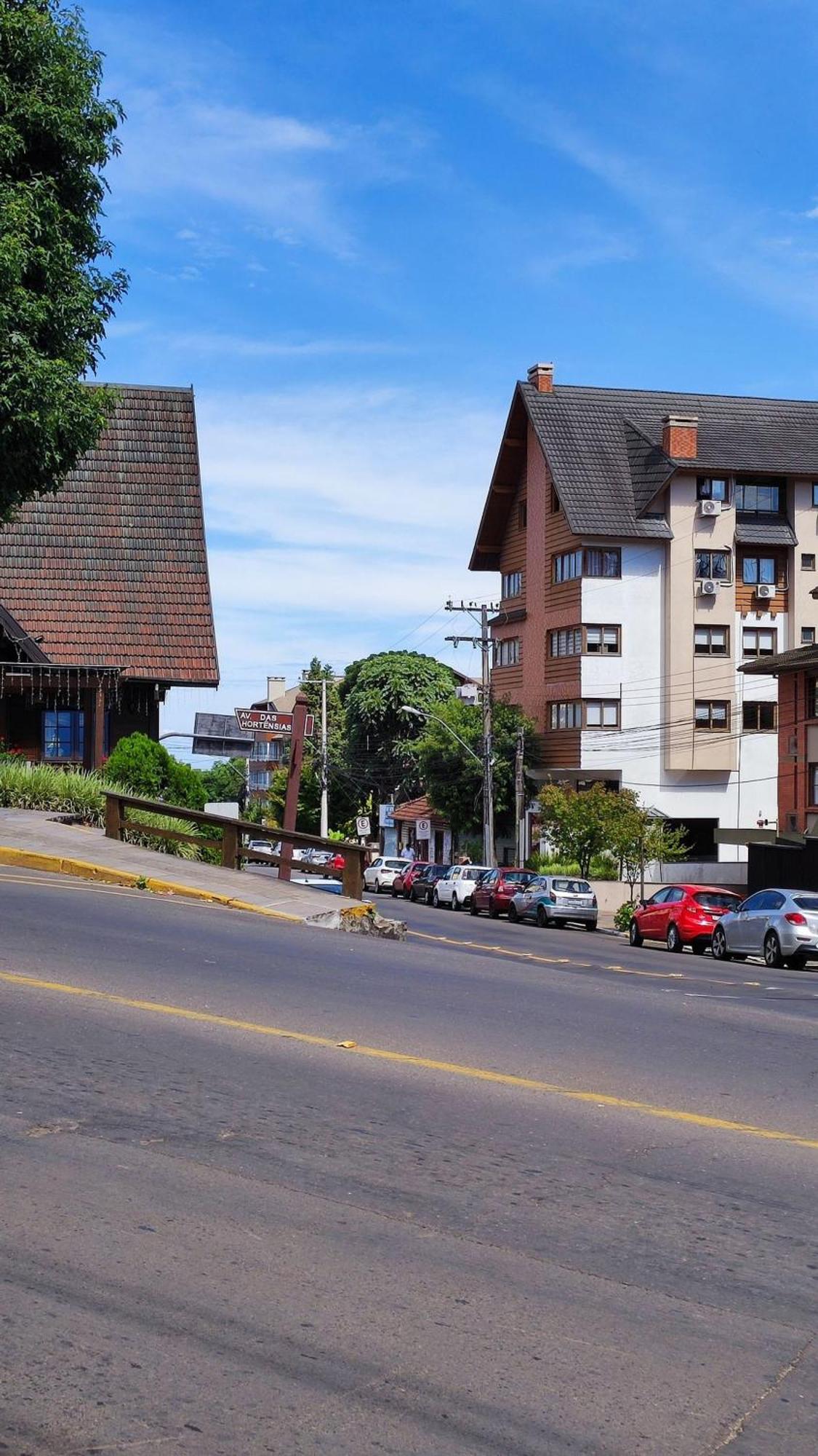 Solar Da Encosta 305 - Espaco E Conforto No Centro Gramado Esterno foto
